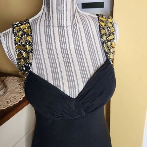 Dave and Johnny black open back Asymmetric evening gown women's size 7/6 - Picture 2 of 6